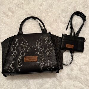 Wrangler handbag with matching wallet.